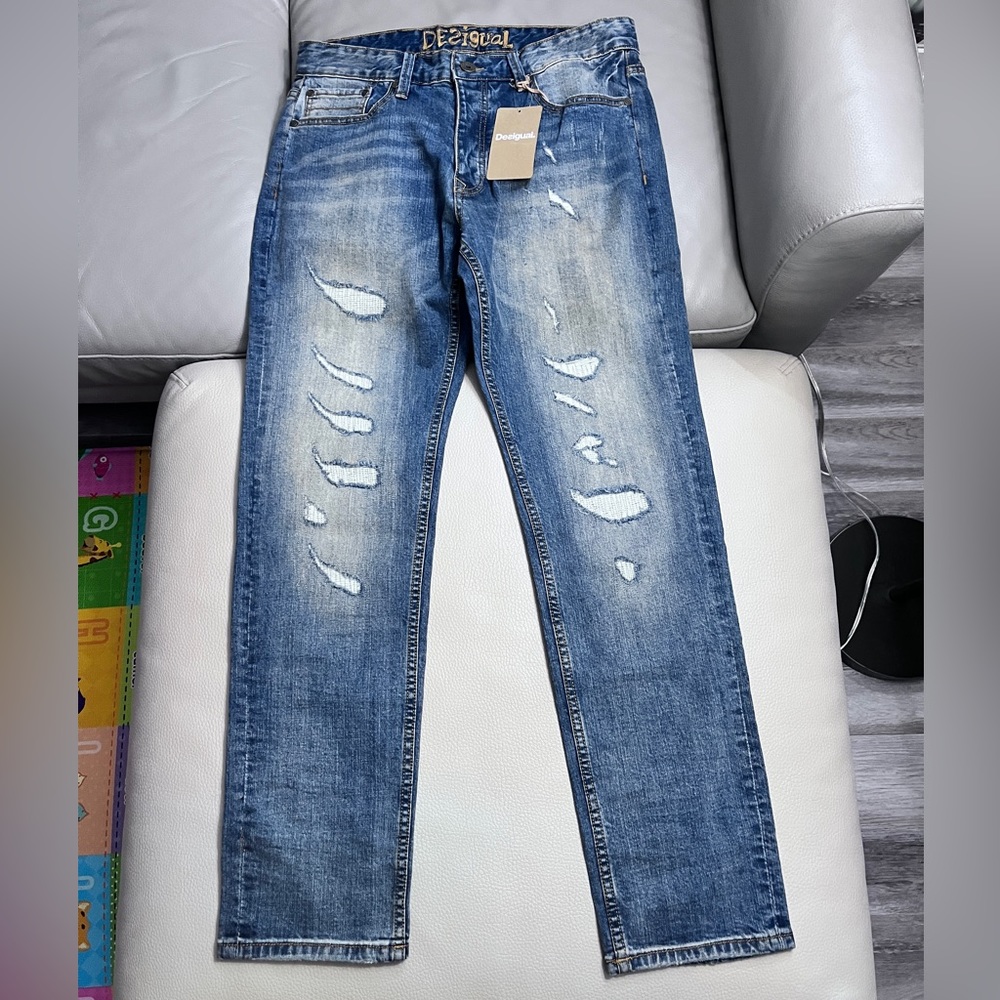 NWT - Desigual Men’s Distressed Straight Jeans - Size 32